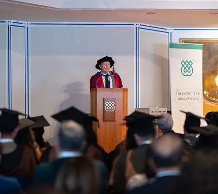 Professor Hawting addressing the graduands