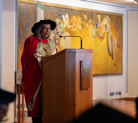 Professor Kassam addressing the graduands