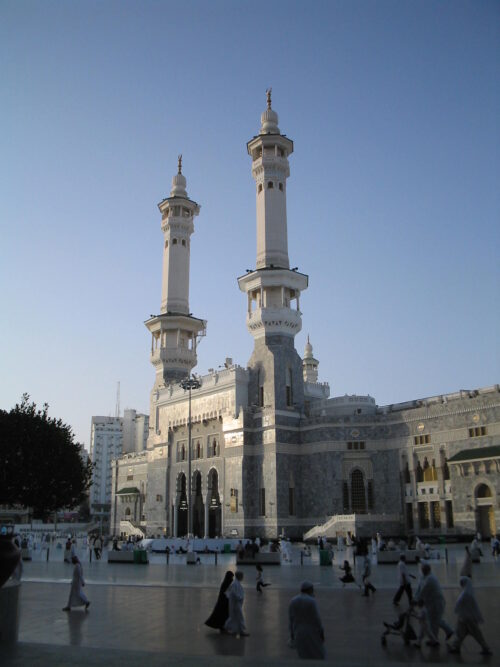 An image of a mosque in Mecca