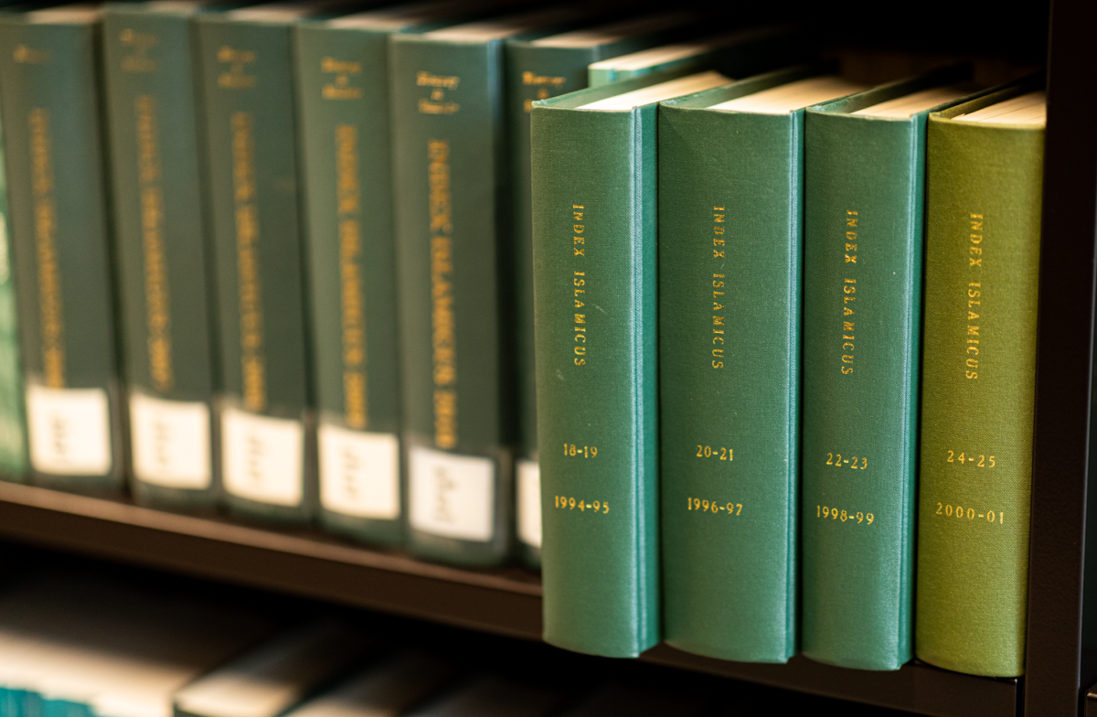 Index Islamicus volumes on a library shelf