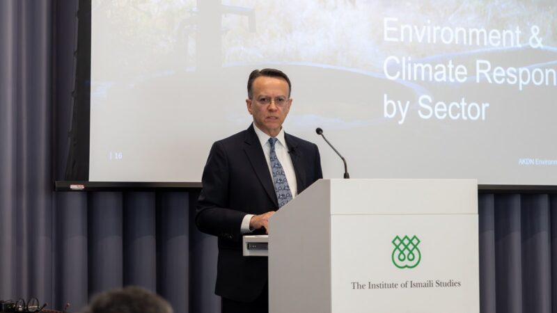 Dr Paul Dhalla delivering the keynote on day one of the Elemental conference